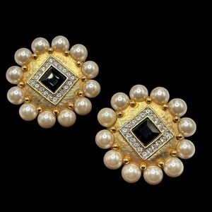 Amazing Vintage GemCraft Renaissance Style Faux Pearl Clip Earrings